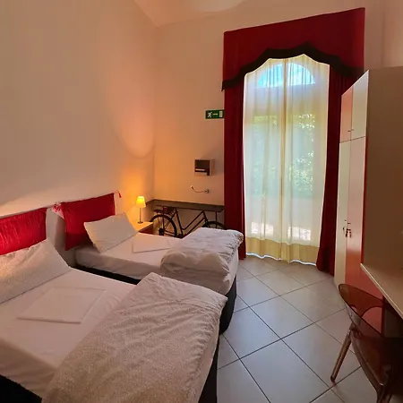 De La Gare - Dortoir & ホステル Hone