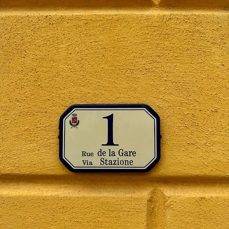 De La Gare - Dortoir & * Hone
