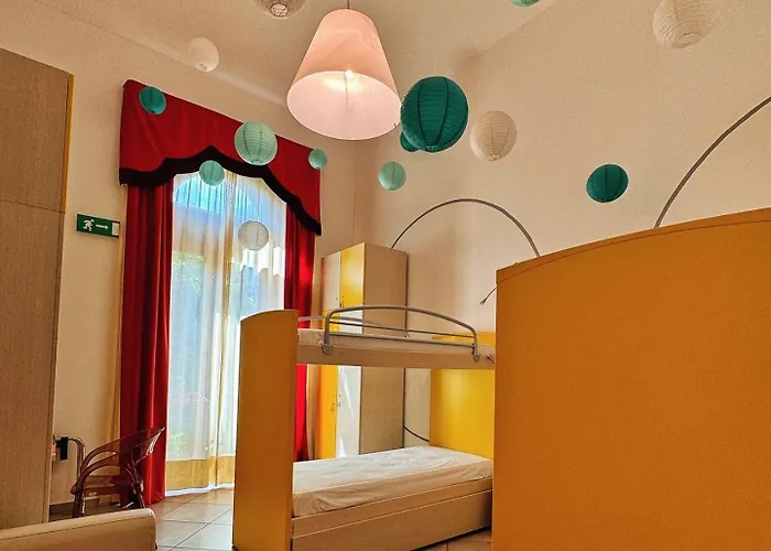 De La Gare - Dortoir & Hostel *