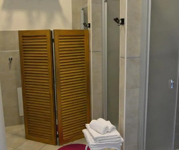 De La Gare - Dortoir & Hostel